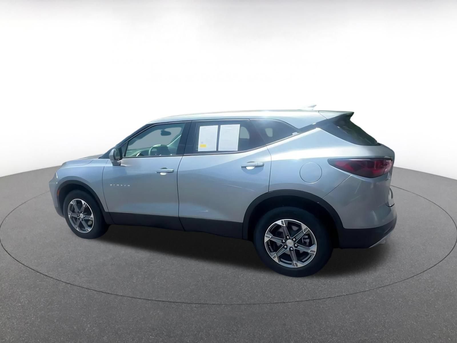 Used 2025 Chevrolet Blazer LT FWD image 10