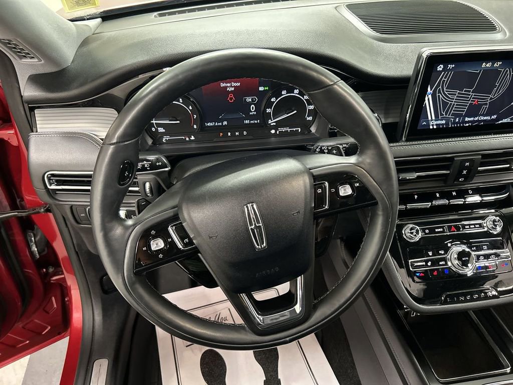 Used 2022 Lincoln Corsair Standard w/ Premium Package image 4