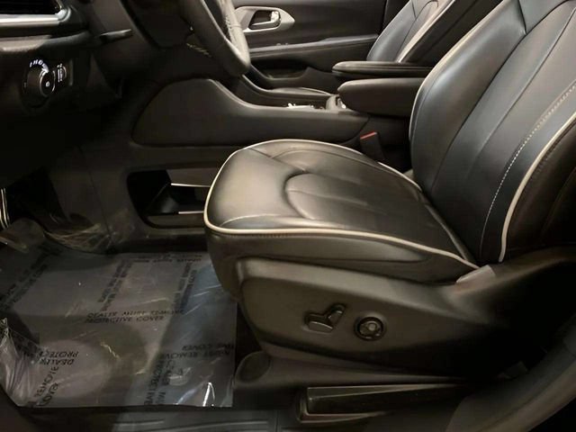 Used 2026 Chrysler Pacifica Limited FWD image 66