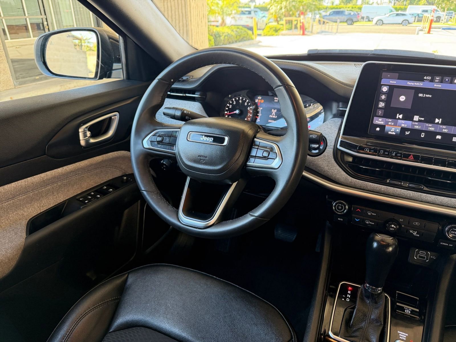 Used 2025 Jeep Compass Latitude AWD/4WD image 33