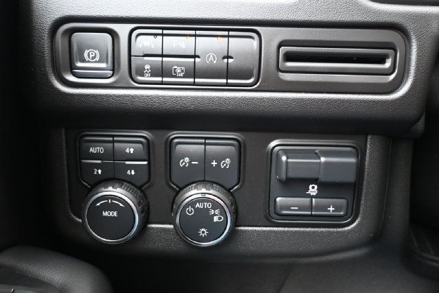 Used 2024 Chevrolet Tahoe RST w/ Luxury Package AWD/4WD image 43