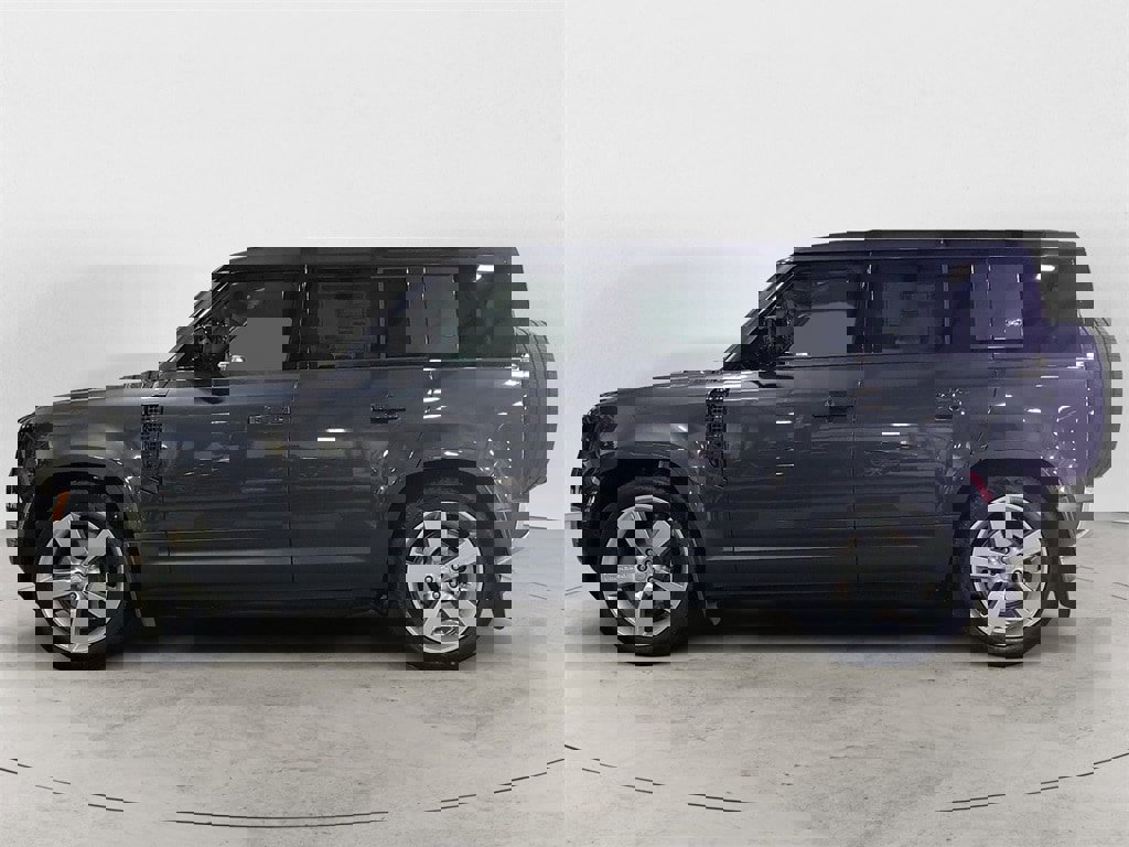 Certified 2024 Land Rover Defender 110 SE image 2