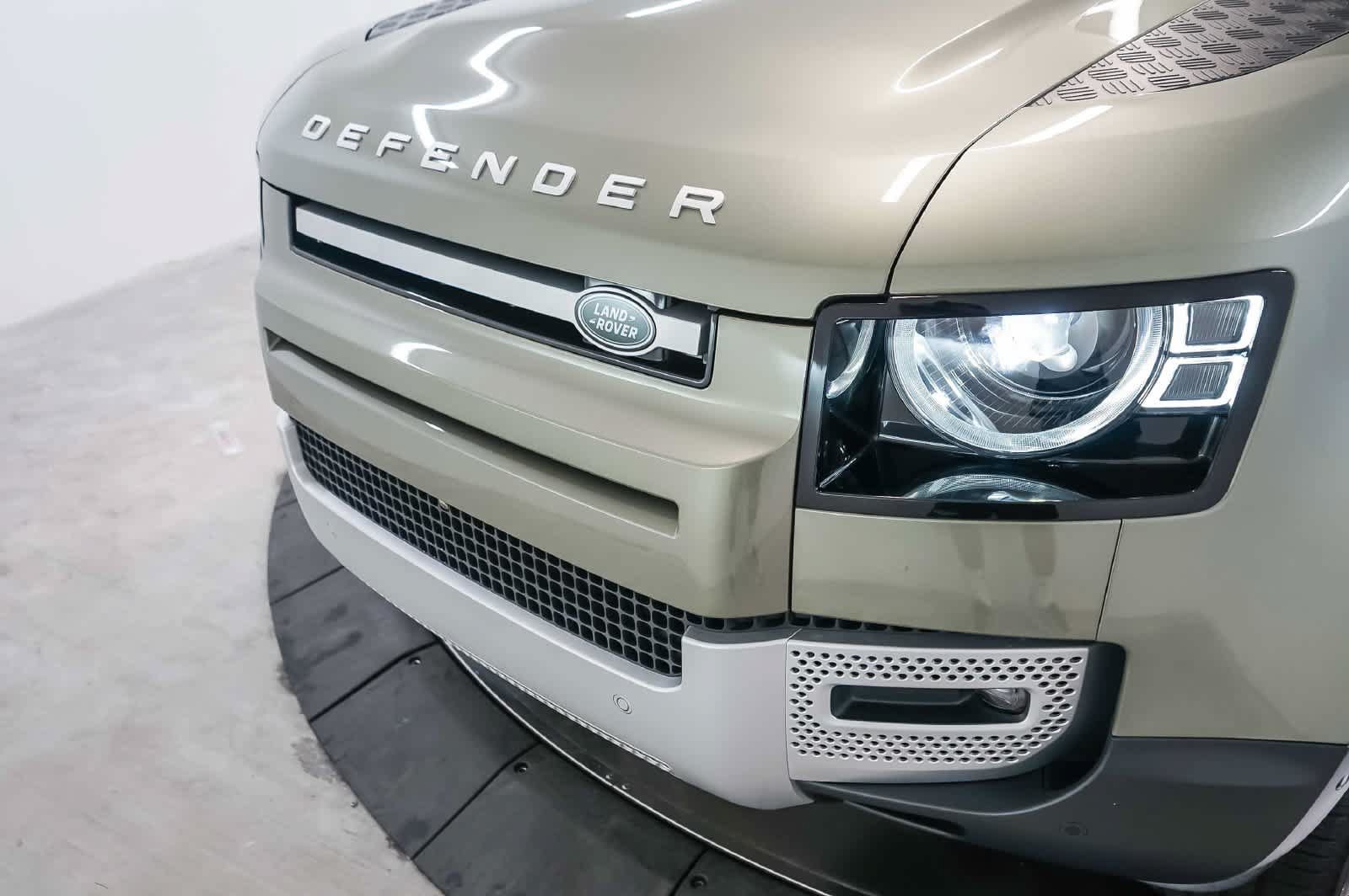 Used 2025 Land Rover Defender 110 S AWD/4WD image 17