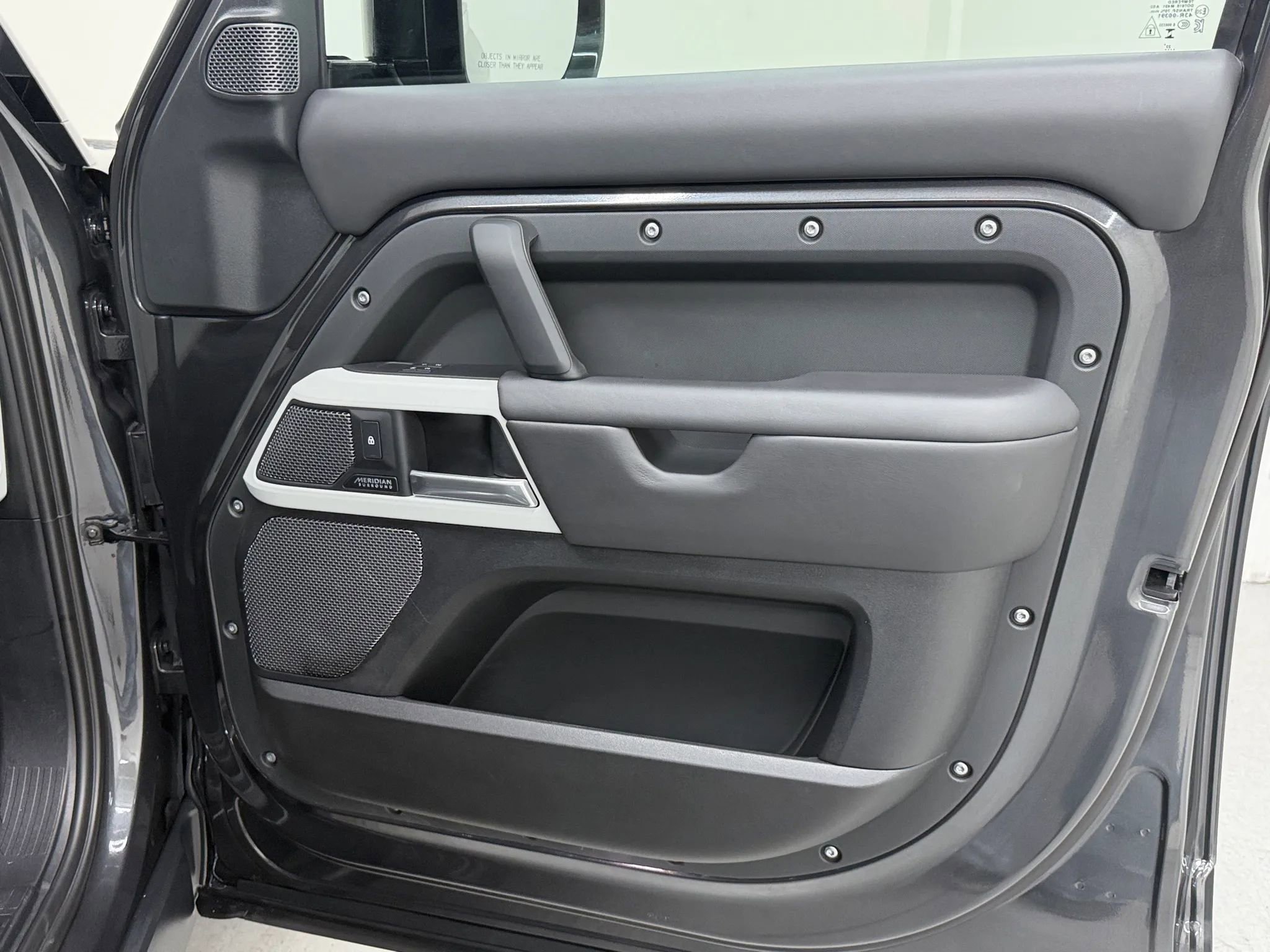Used 2024 Land Rover Defender 110 SE AWD/4WD image 17