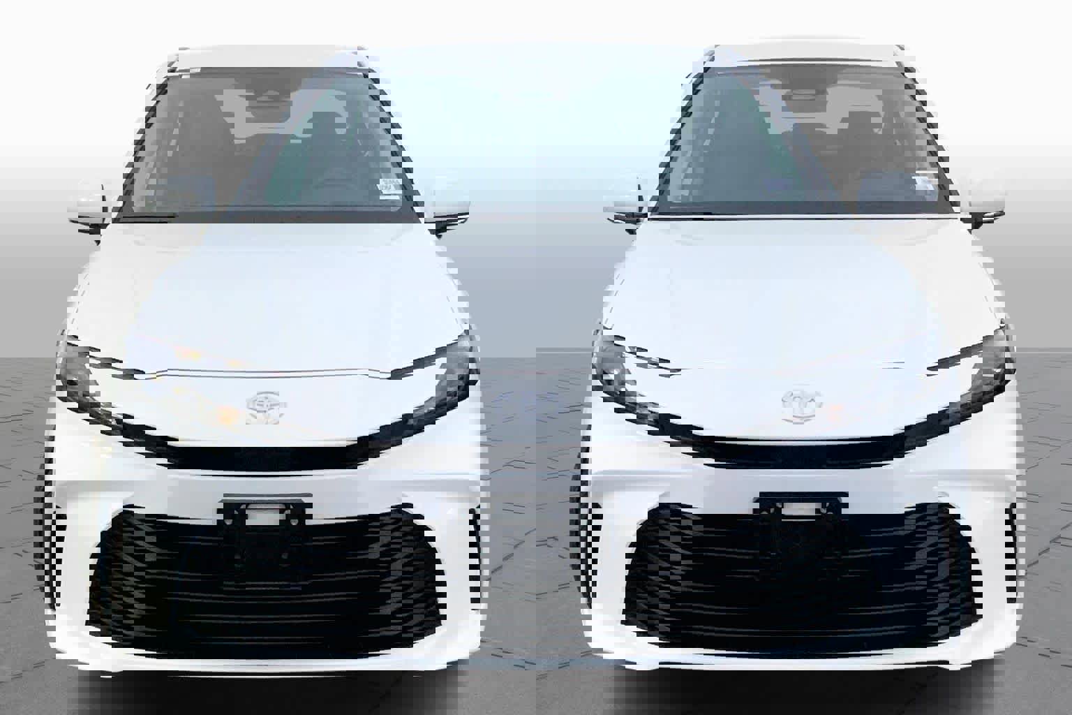 Used 2025 Toyota Camry LE w/ Convenience Package image 4