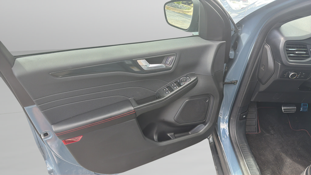 Certified 2023 Ford Escape ST-Line w/ Tech Pack #1 FWD image 17