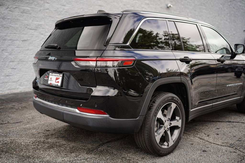 Used 2023 Jeep Grand Cherokee 4WD 4xe w/ Luxury Tech Group II image 15
