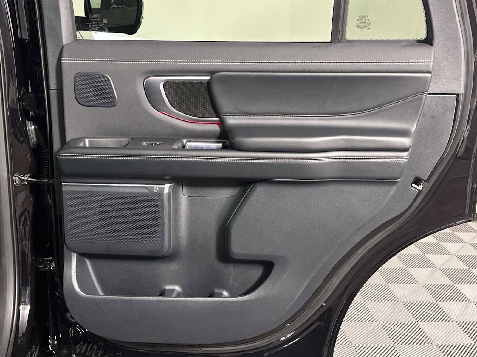 Used 2025 Ford Expedition Platinum w/ Stealth Performance Package image 19