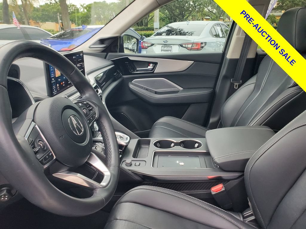 Used 2025 Acura MDX w/ Technology Package FWD image 16