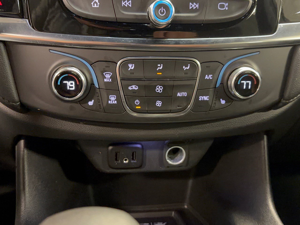 Used 2023 Chevrolet Traverse LT FWD image 22
