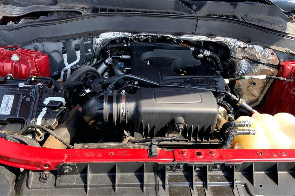 Used 2020 Ford Explorer XLT w/ Equipment Group 202A AWD/4WD image 33