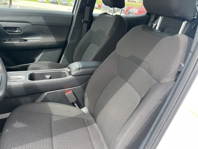 Used 2025 Nissan Kicks S AWD/4WD image 3