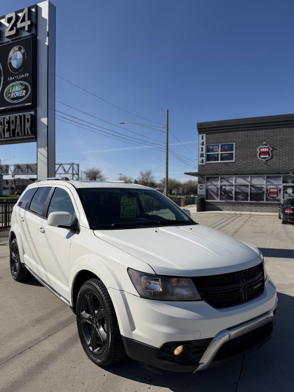 Used 2020 Dodge Journey Crossroad FWD image 1