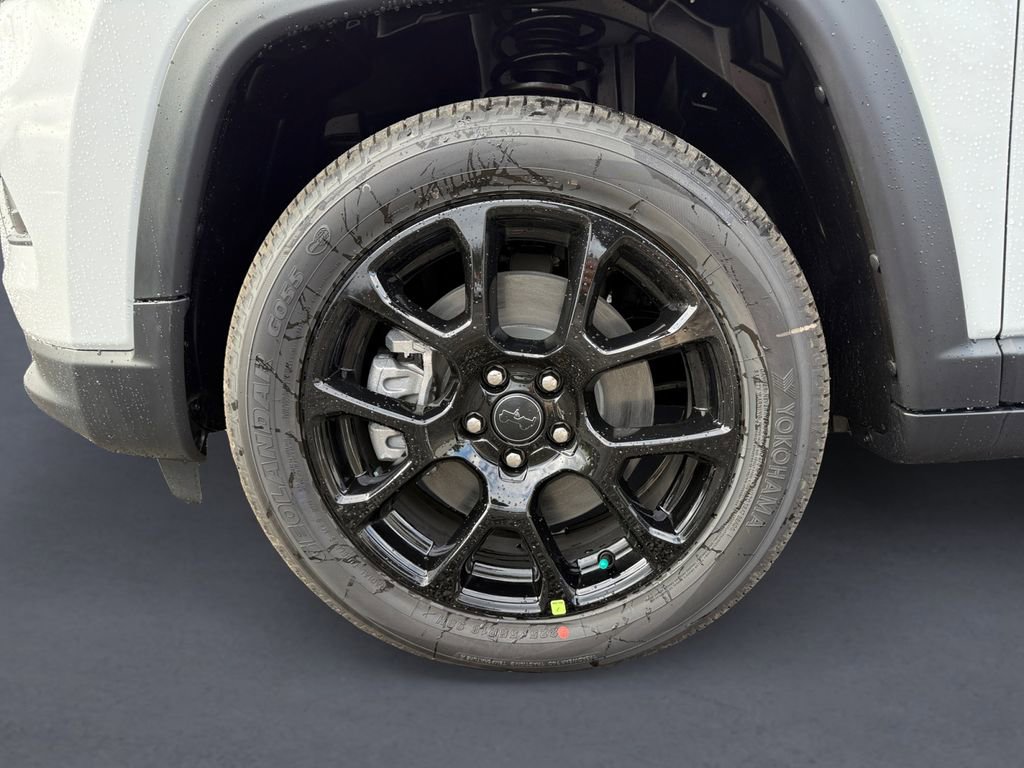 New 2026 Jeep Compass Latitude image 9
