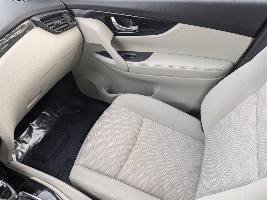 Used 2020 Nissan Rogue Sport SV image 16