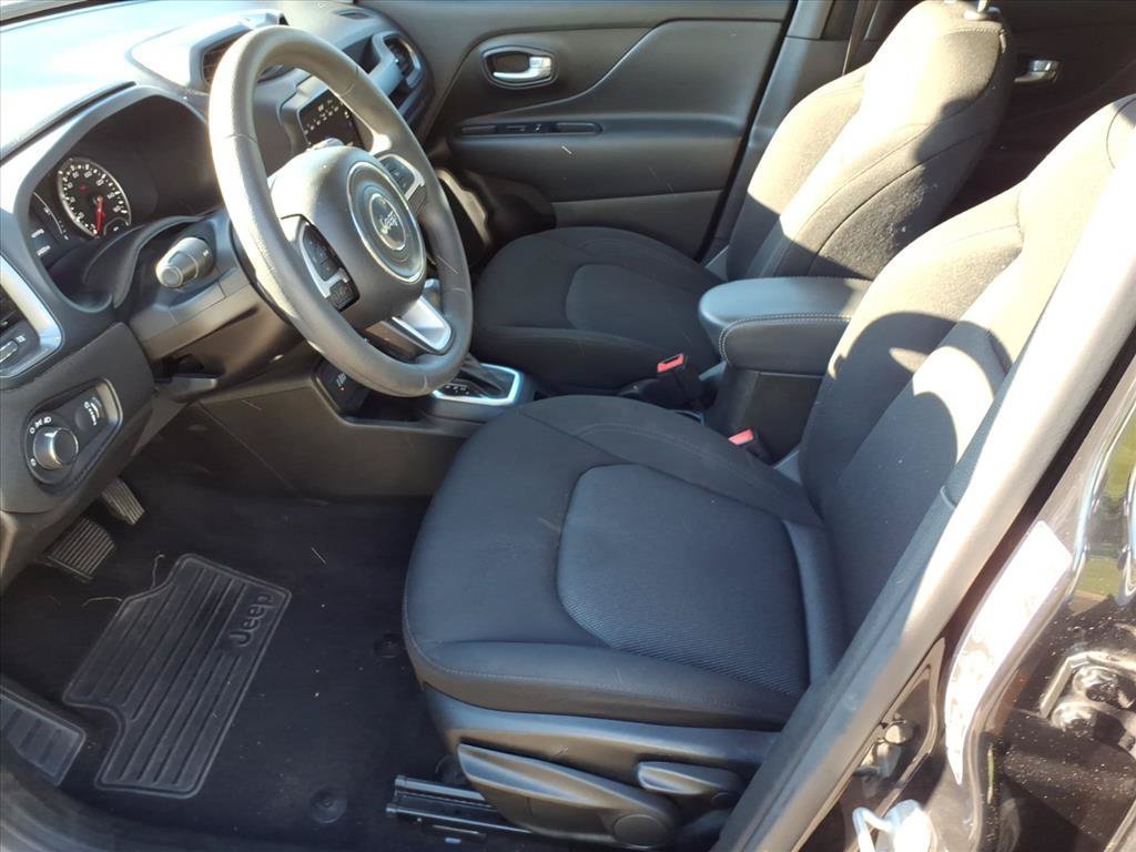 Used 2023 Jeep Renegade Latitude AWD/4WD image 11