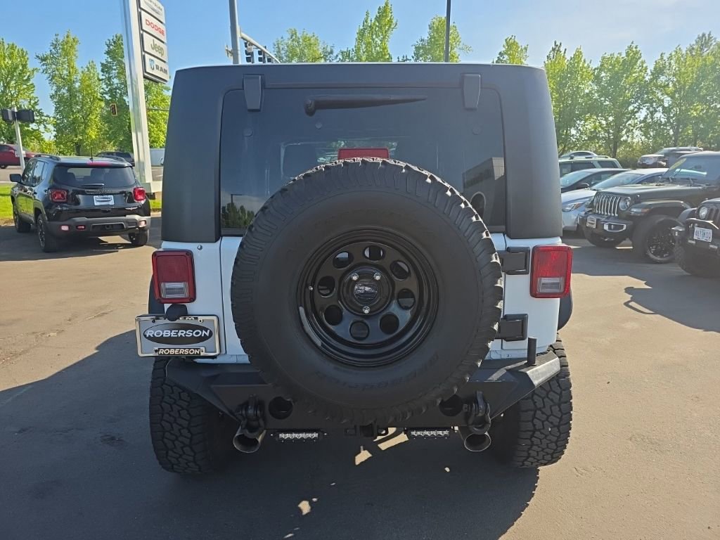 Used 2012 Jeep Wrangler Unlimited Rubicon AWD/4WD image 4