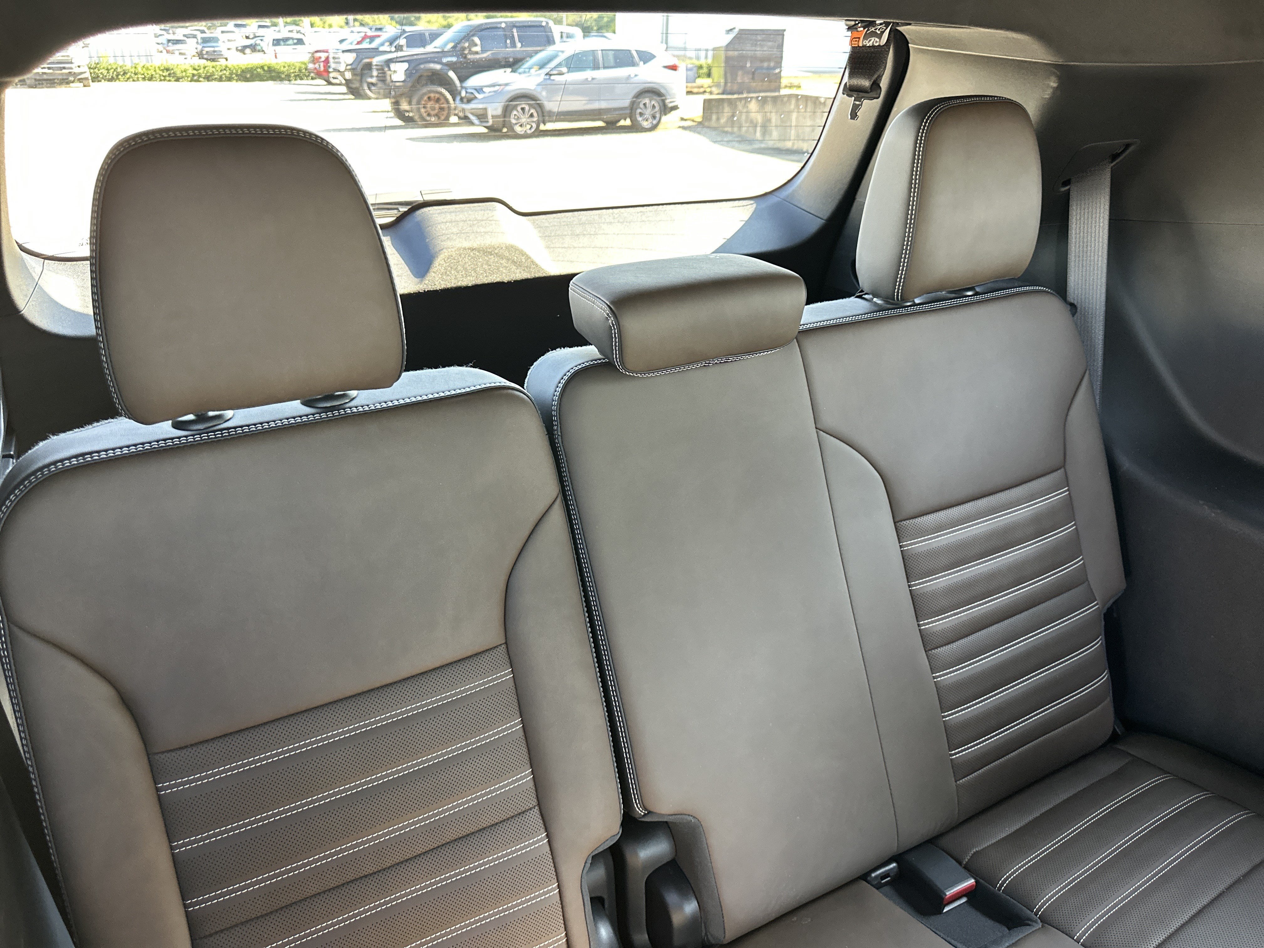 Certified 2026 GMC Acadia Denali Ultimate w/ LPO, All-Weather Package AWD/4WD image 18
