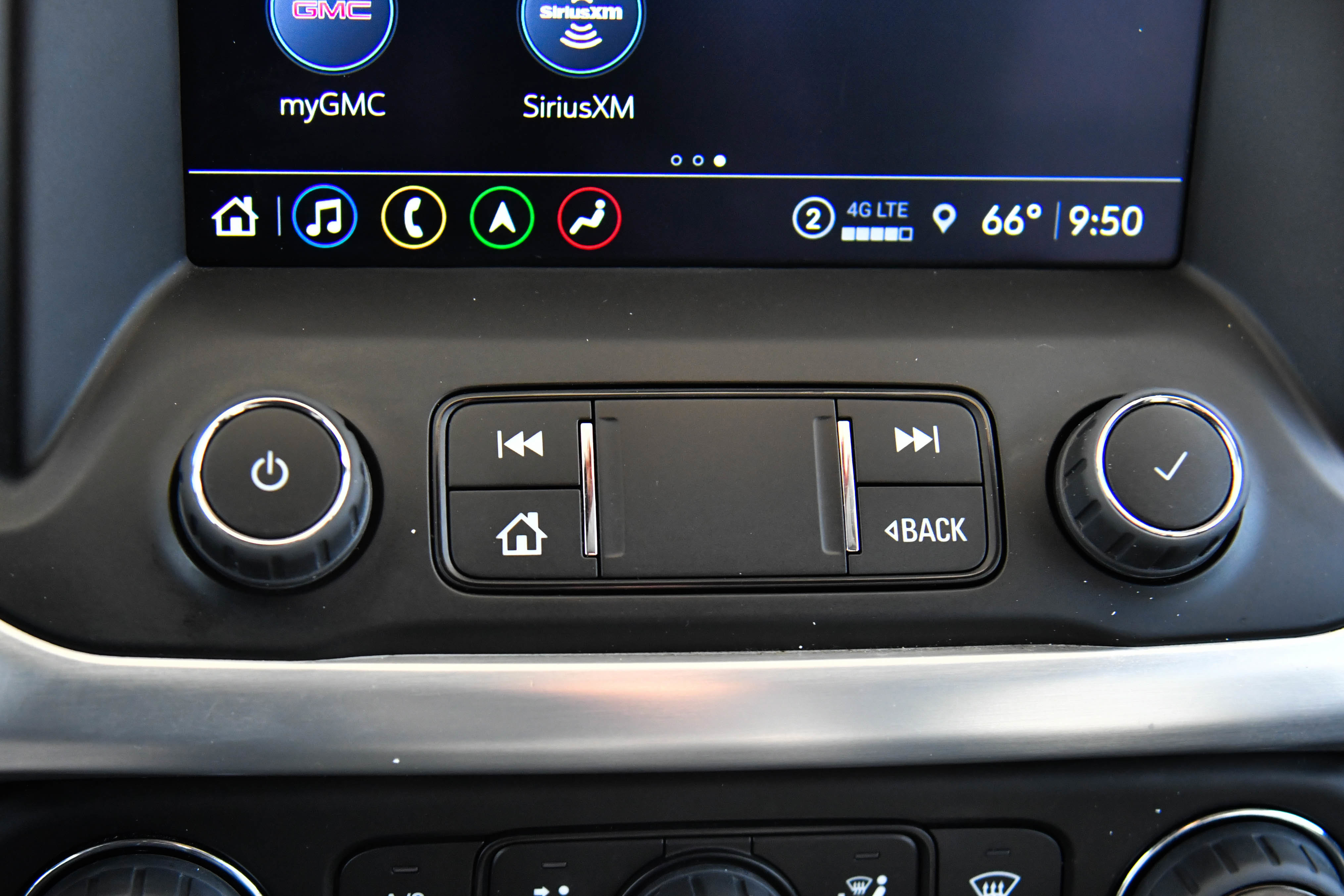 Used 2023 GMC Acadia SLT image 23