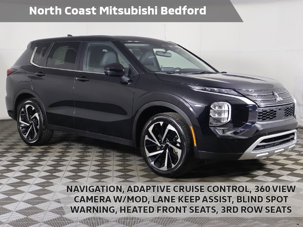 Used 2024 Mitsubishi Outlander SE image 1