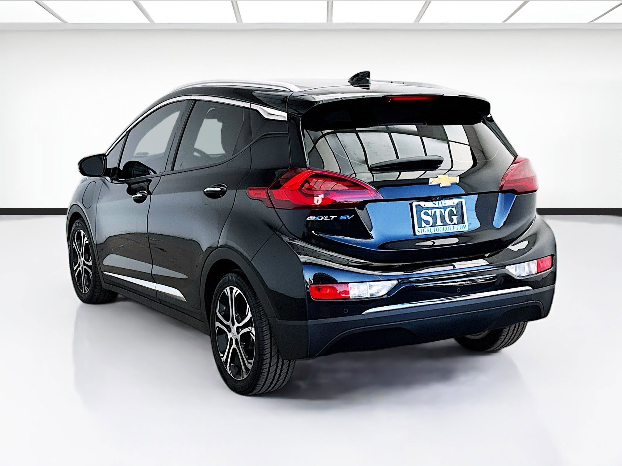 Used 2019 Chevrolet Bolt Premier w/ Infotainment Package image 6
