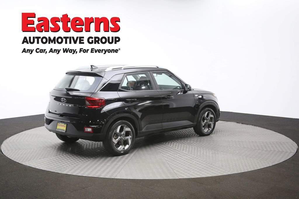Used 2022 Hyundai Venue SEL image 41