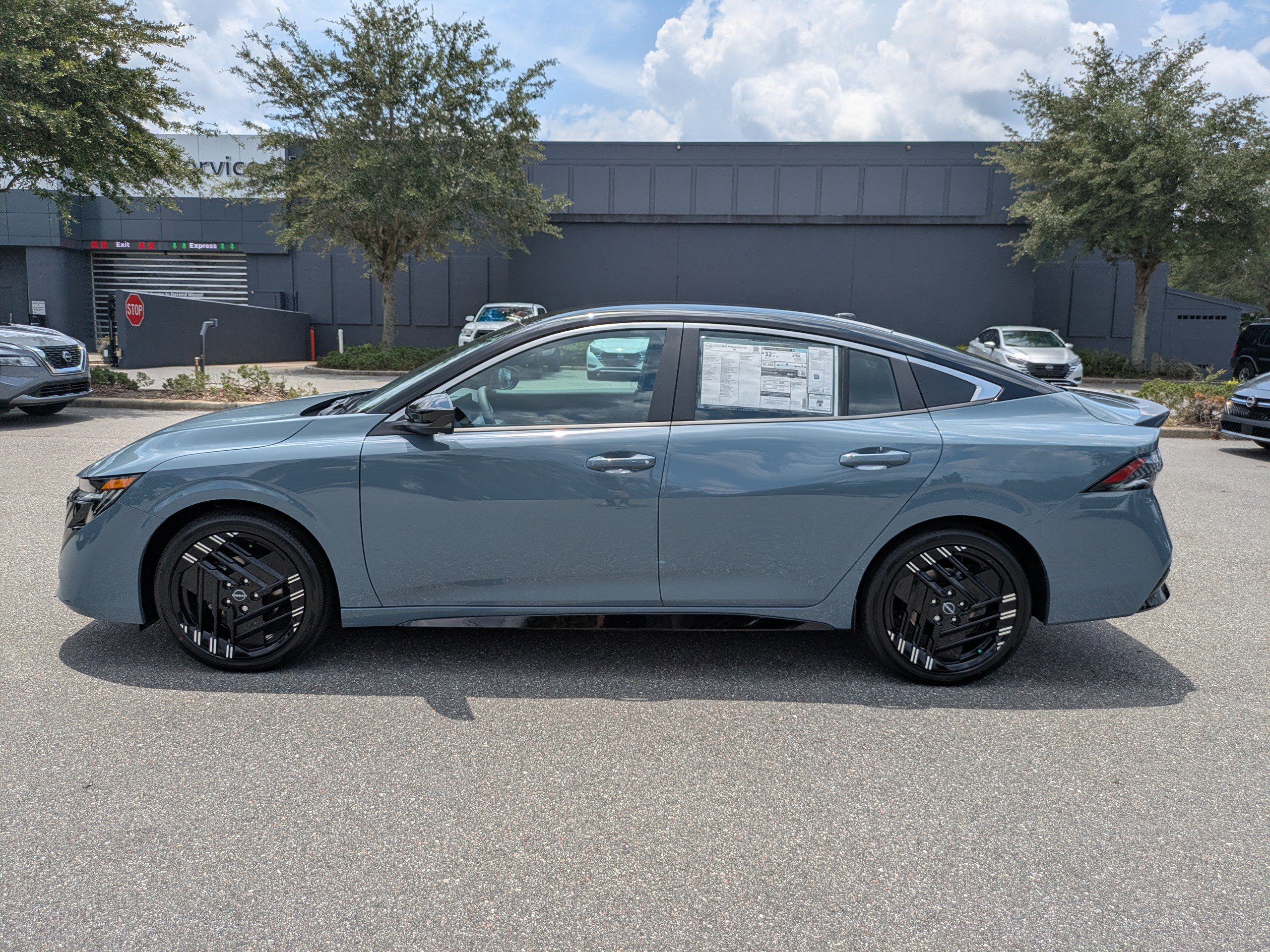 New 2026 Nissan Sentra SR w/ Floor Mat Package FWD image 7