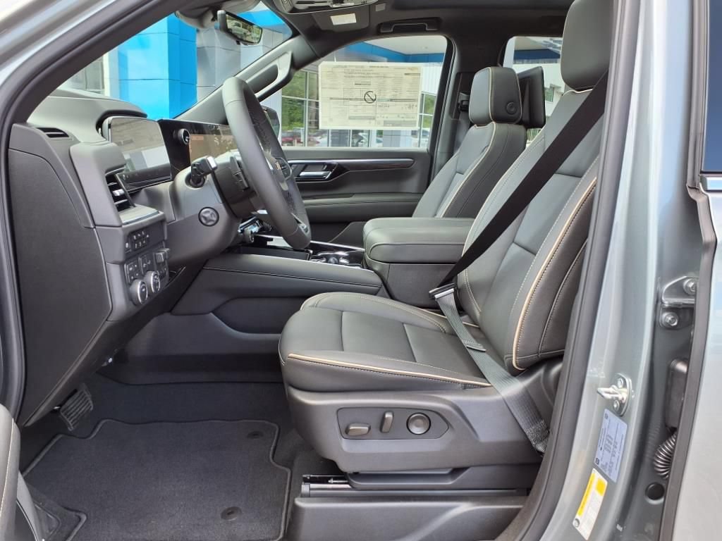 New 2025 Chevrolet Tahoe Premier AWD/4WD image 3
