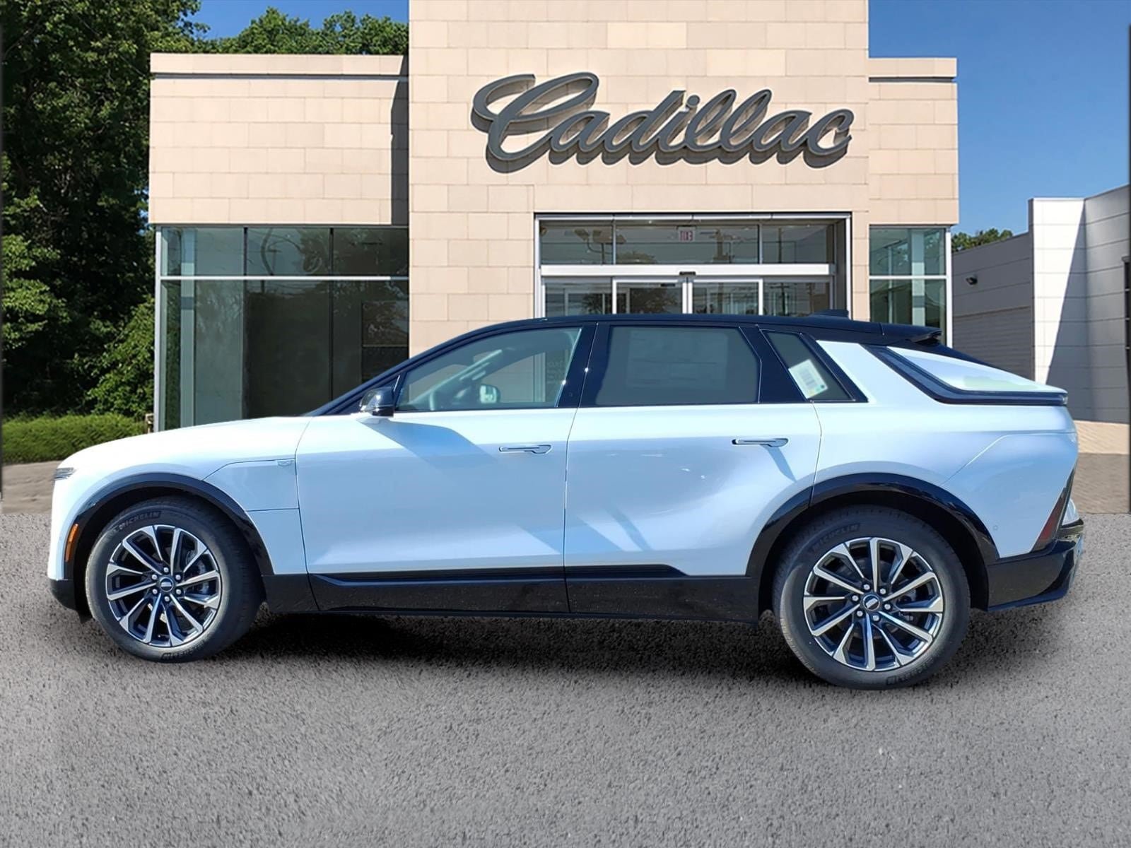 New 2027 Cadillac Lyriq Sport RWD image 2