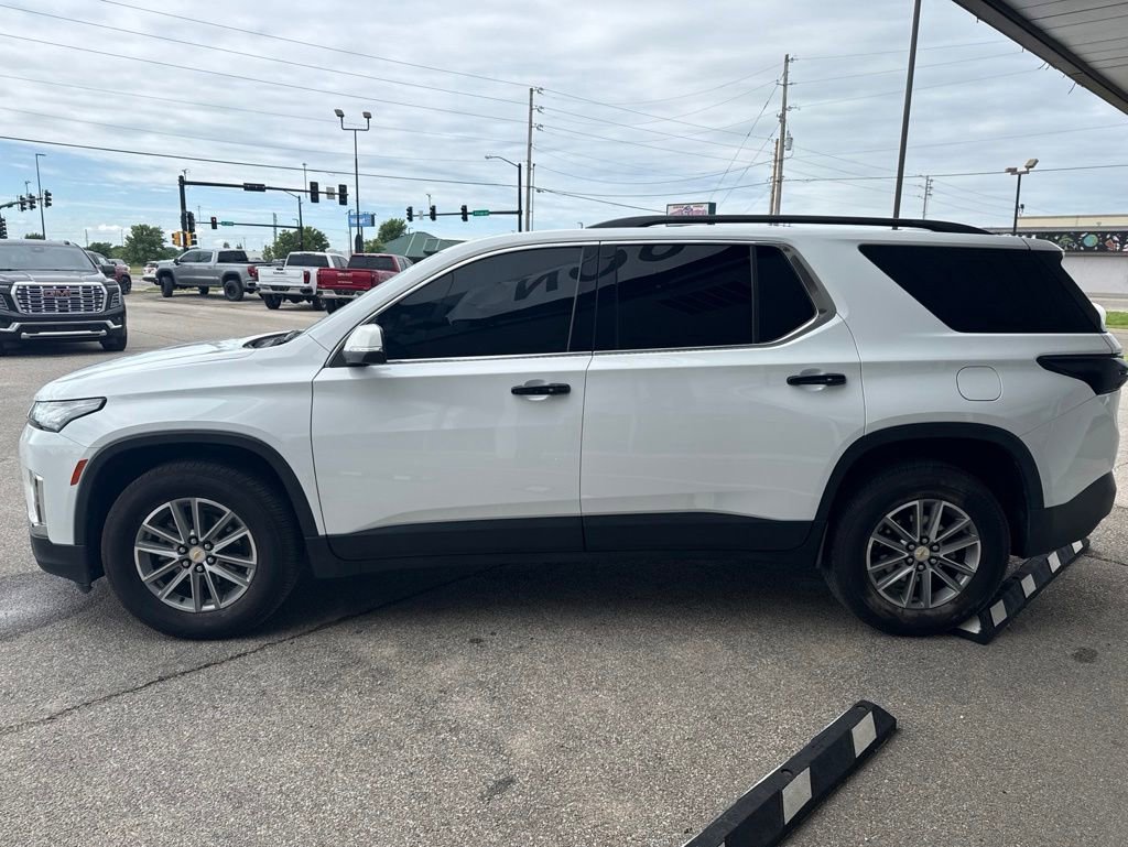 Used 2023 Chevrolet Traverse LT FWD image 3