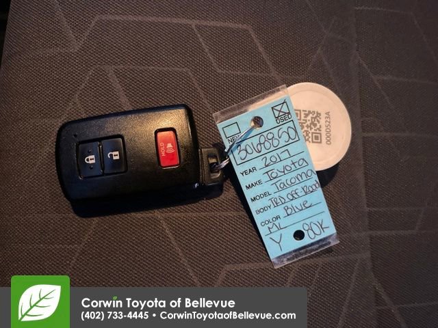 Used 2017 Toyota Tacoma TRD Off-Road image 27