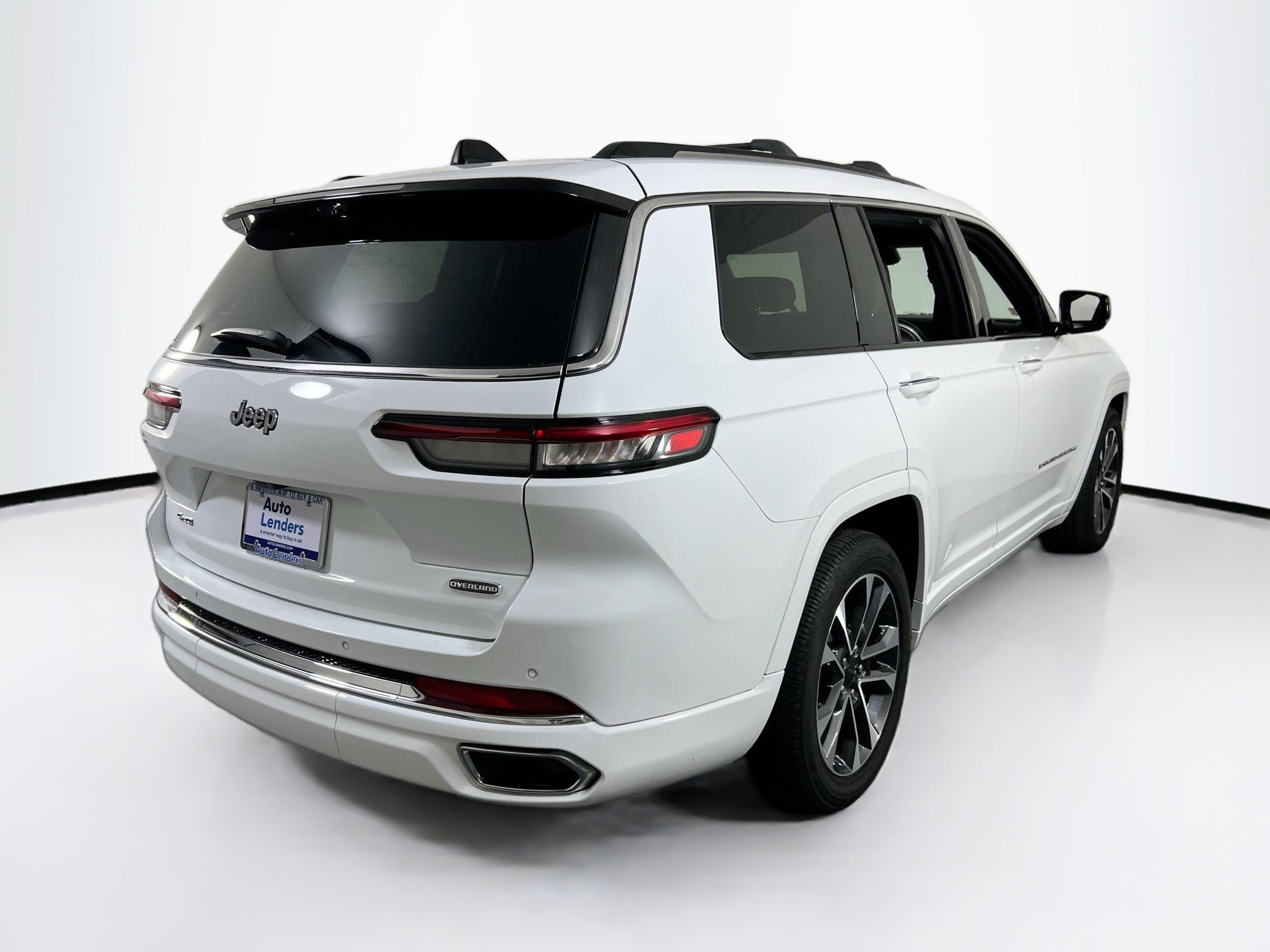 Used 2023 Jeep Grand Cherokee L Overland w/ Luxury Tech Group IV AWD/4WD image 5