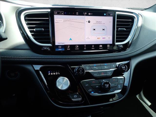 New 2027 Chrysler Pacifica Select w/ Family Tech Group AWD/4WD image 19