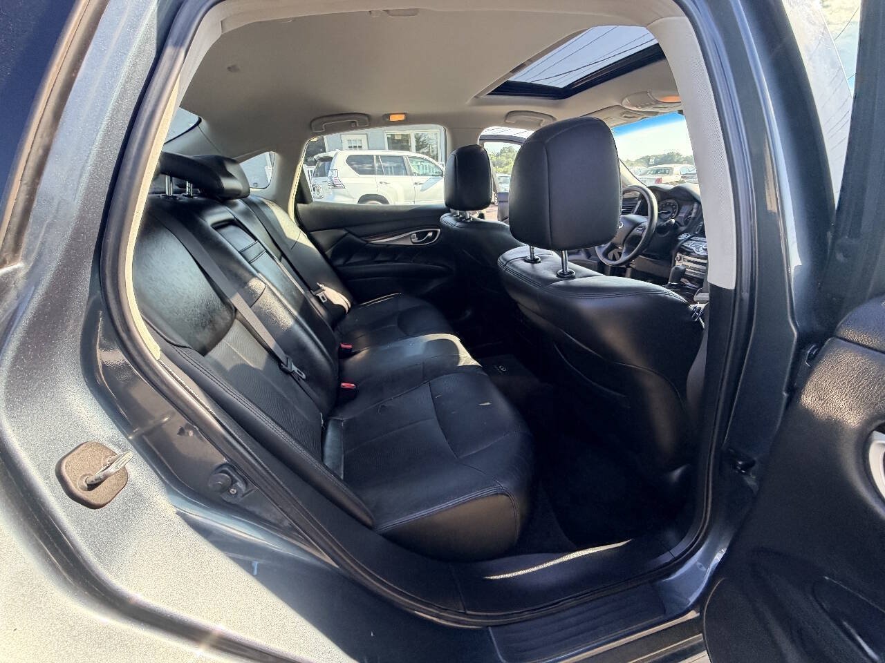 Used 2011 INFINITI M37 x w/ Premium Pkg AWD/4WD image 49
