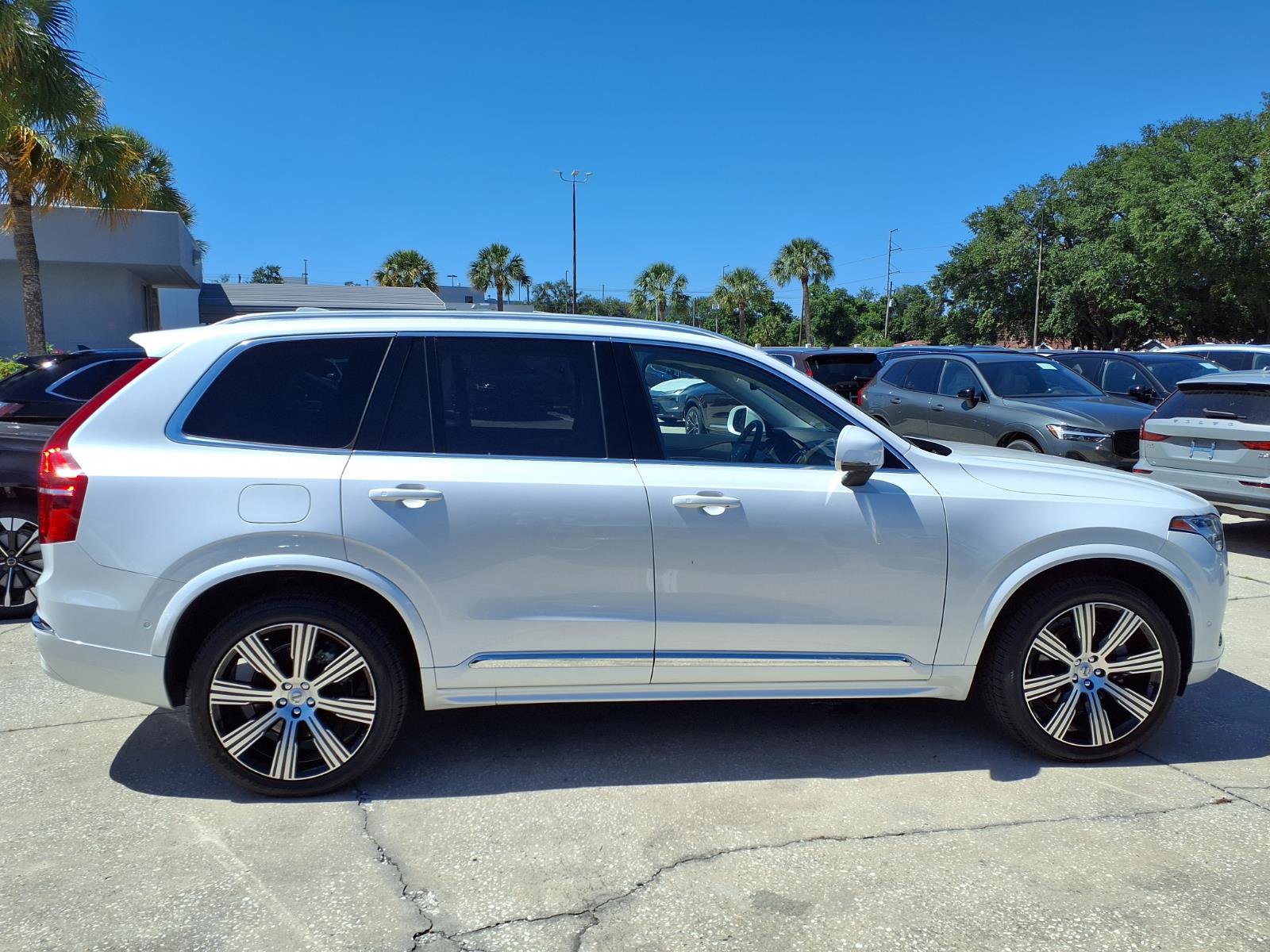Certified 2023 Volvo XC90 B6 Ultimate AWD/4WD image 8