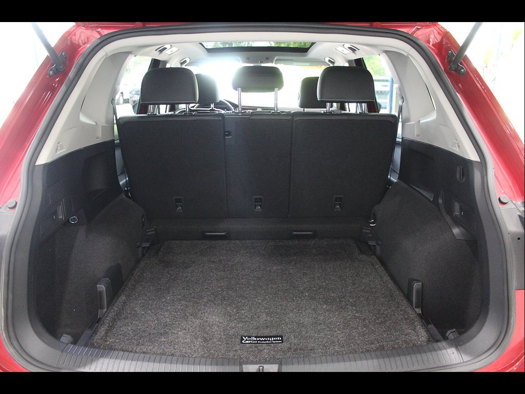 Used 2022 Volkswagen Tiguan SE AWD/4WD image 19