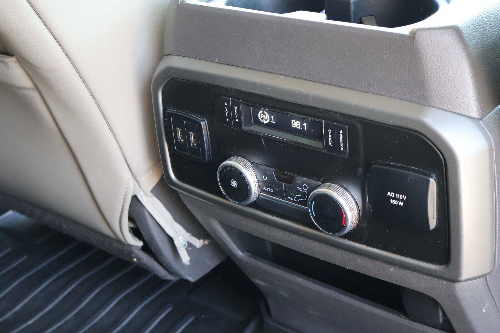 Used 2019 Ford Expedition XLT w/ Equipment Group 202A RWD image 20