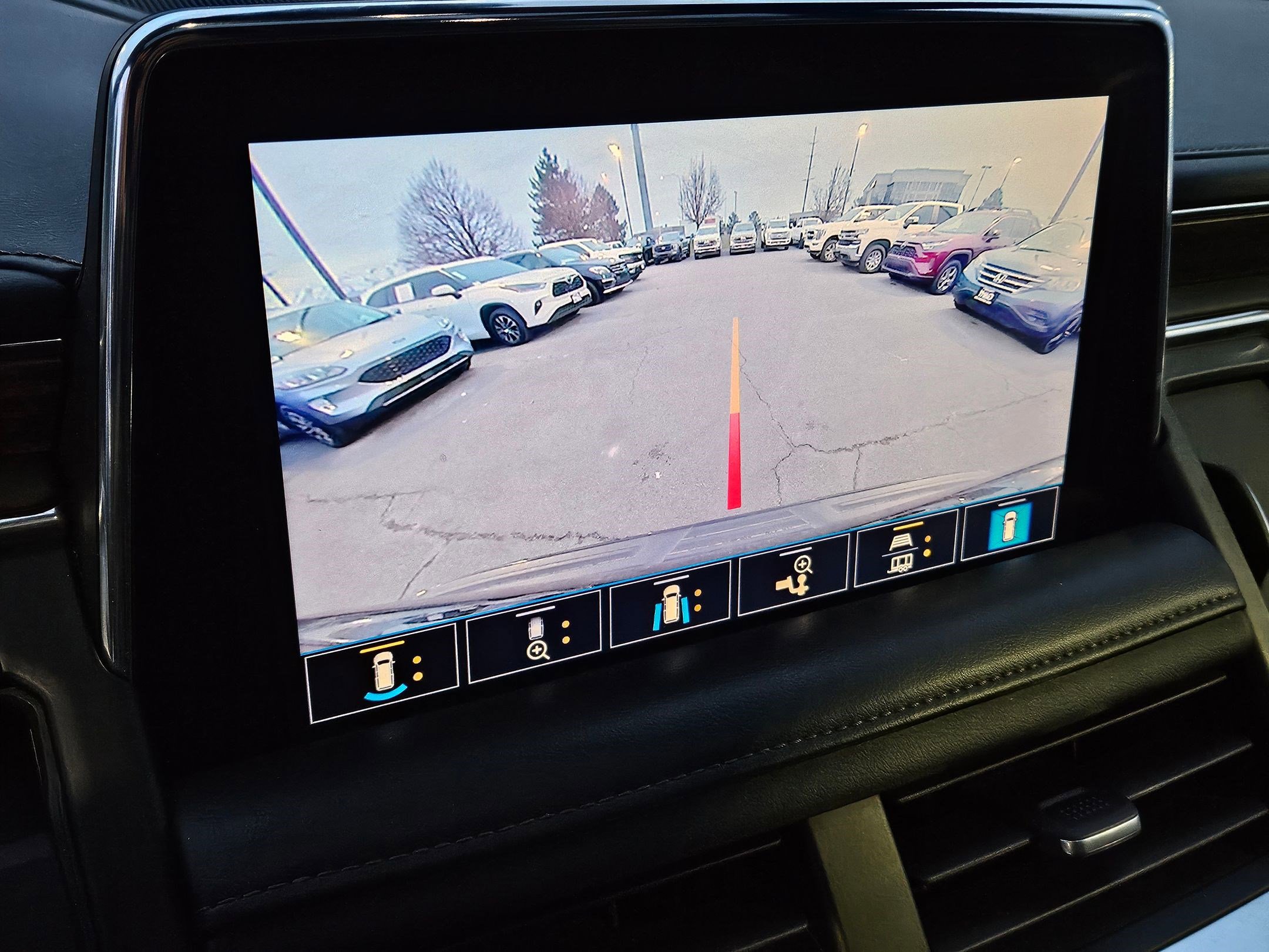 Used 2021 Chevrolet Suburban High Country w/ Premium Package image 26