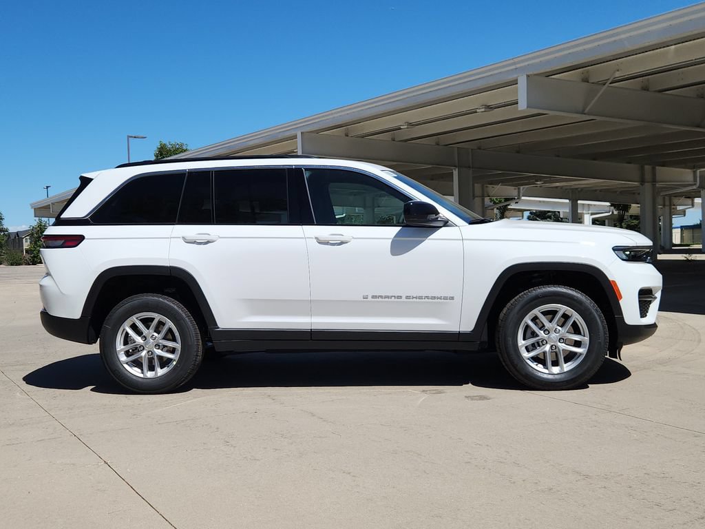 New 2026 Jeep Grand Cherokee Laredo X AWD/4WD image 2