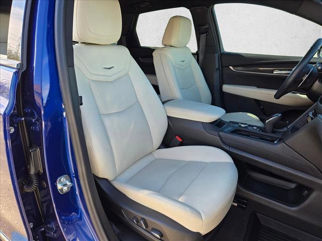 Used 2025 Cadillac XT5 Sportv w/ Technology Package image 23