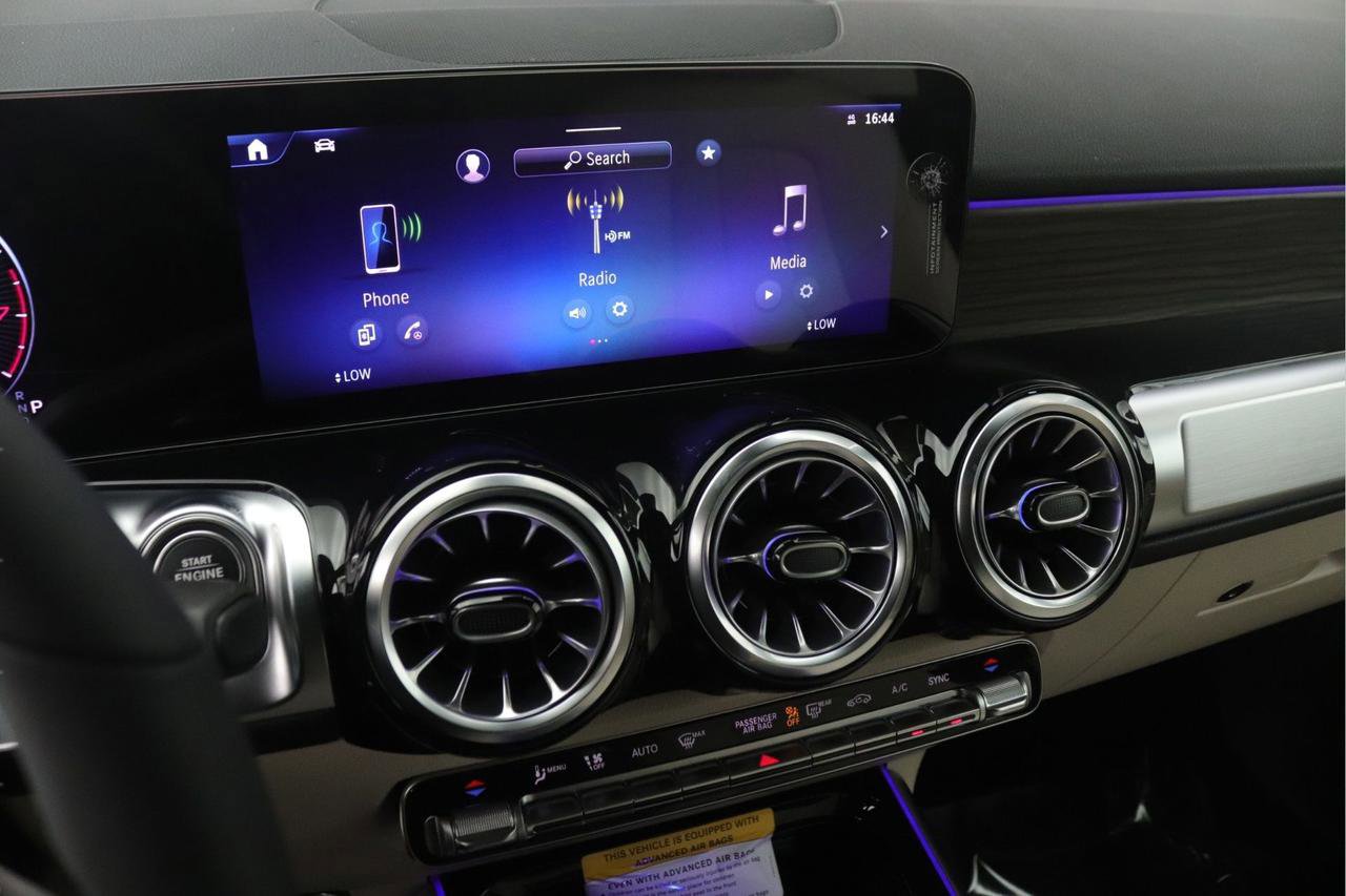 New 2026 Mercedes-Benz GLB 250 4MATIC image 5