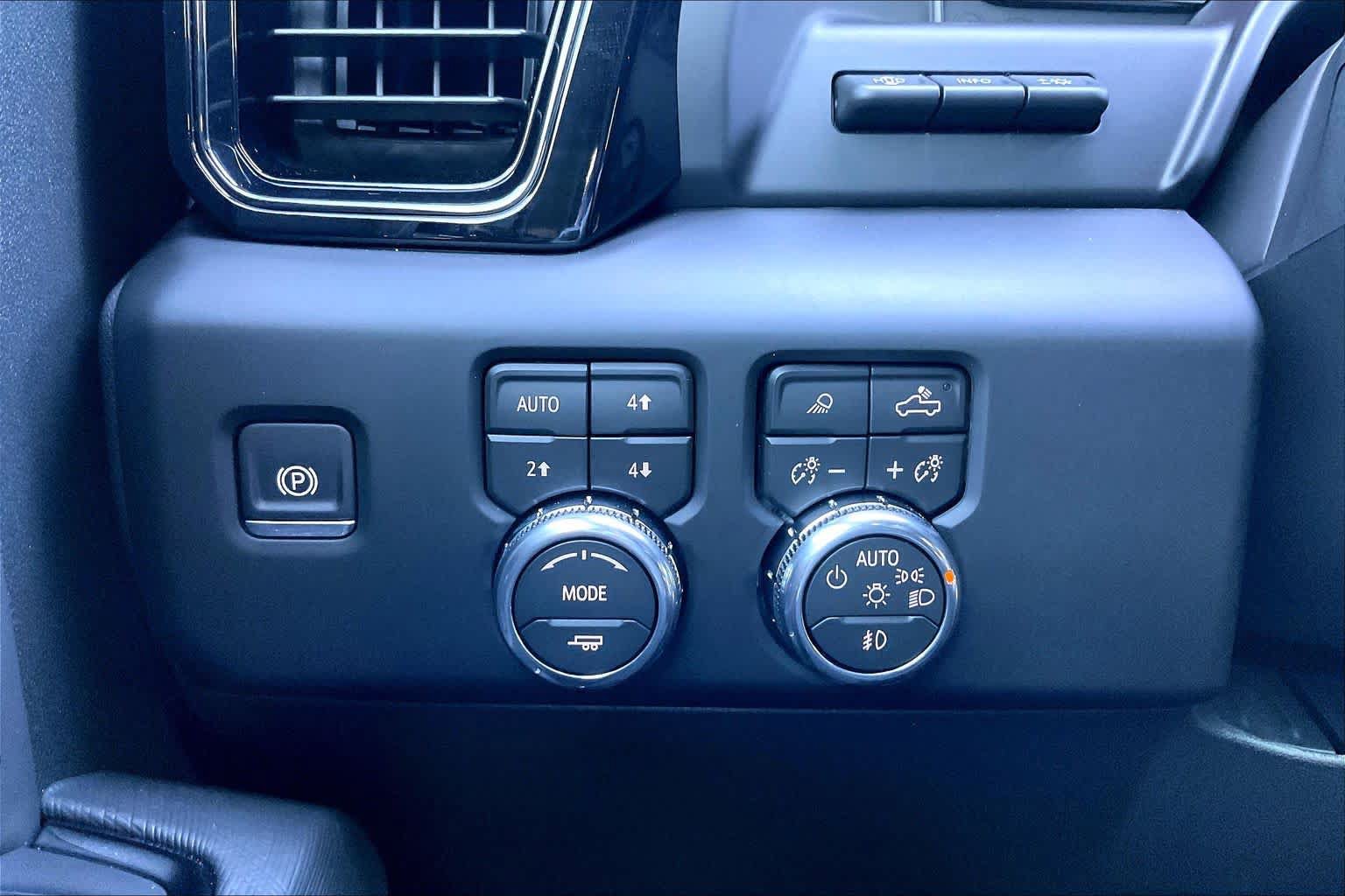 Used 2026 GMC Sierra 1500 AT4X AWD/4WD image 34