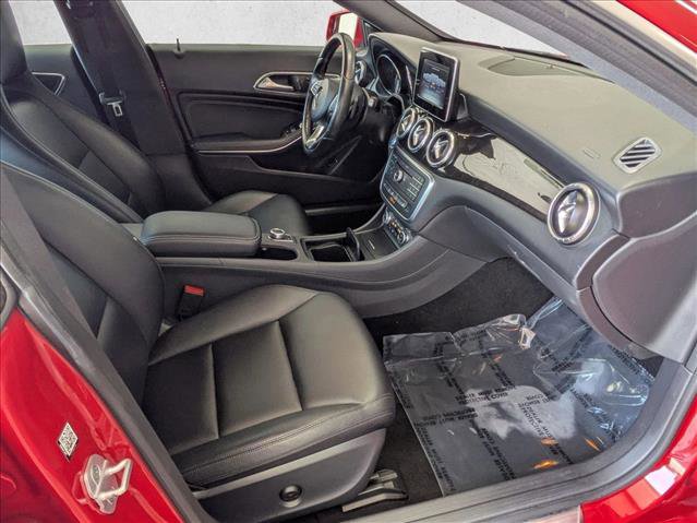 Used 2015 Mercedes-Benz CLA 250 image 21