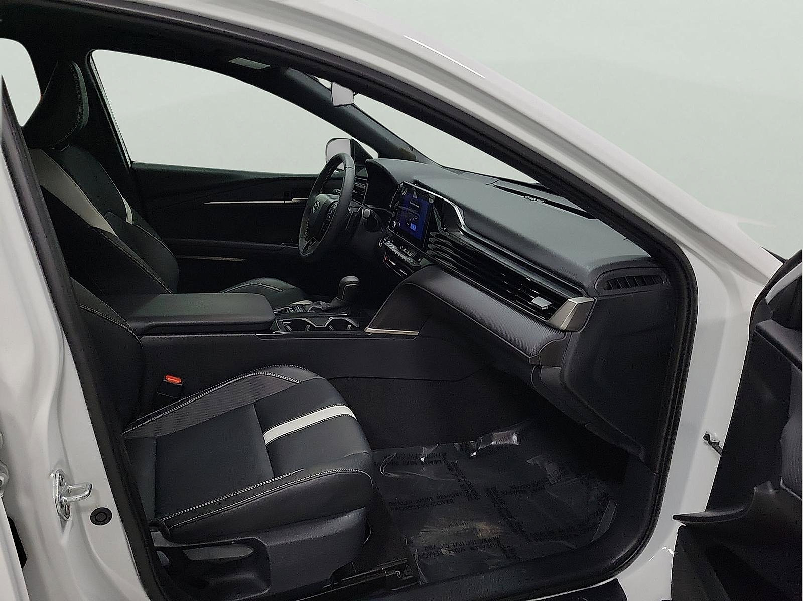 Certified 2025 Toyota Camry SE w/ Convenience Package image 15