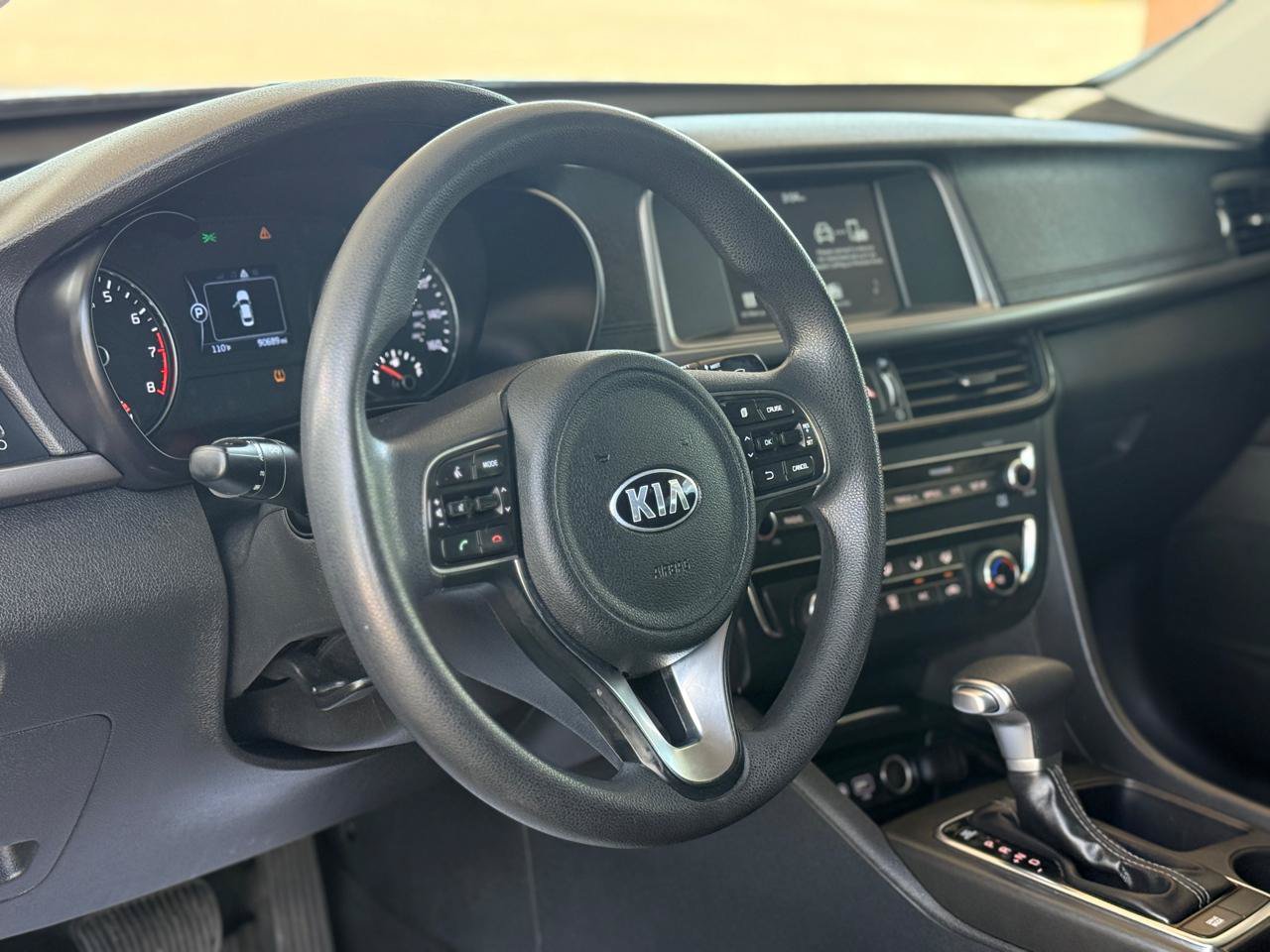 Used 2018 Kia Optima LX FWD image 16