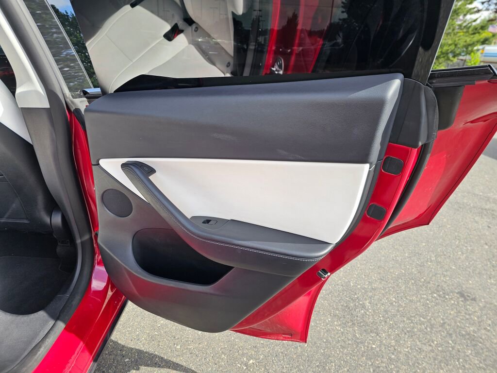 Used 2022 Tesla Model Y Performance AWD/4WD image 14