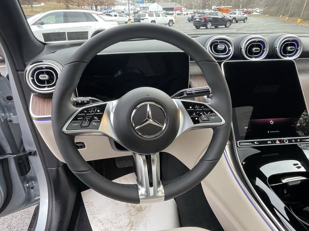 Used 2026 Mercedes-Benz GLC 300 4MATIC image 32