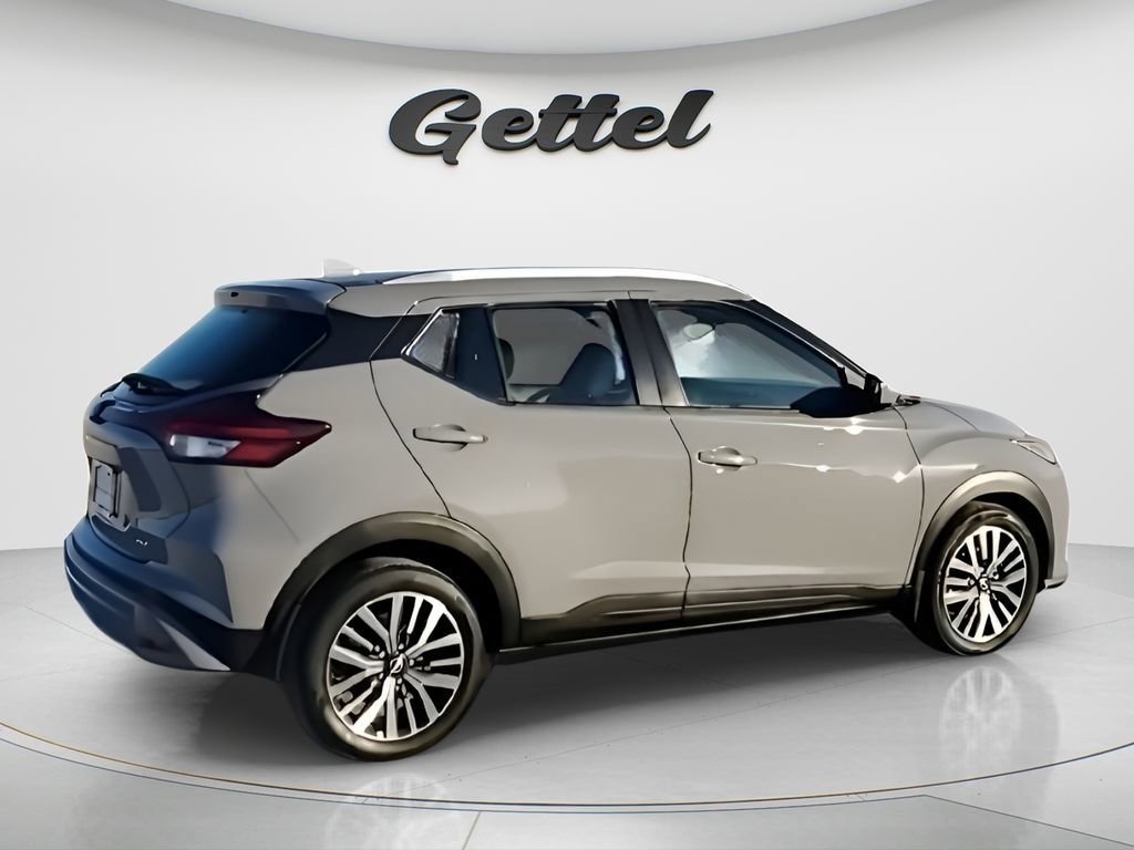 Used 2022 Nissan Kicks SV image 8