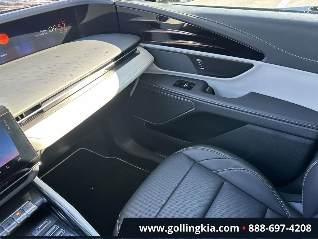 Used 2024 Lincoln Nautilus Premier image 30