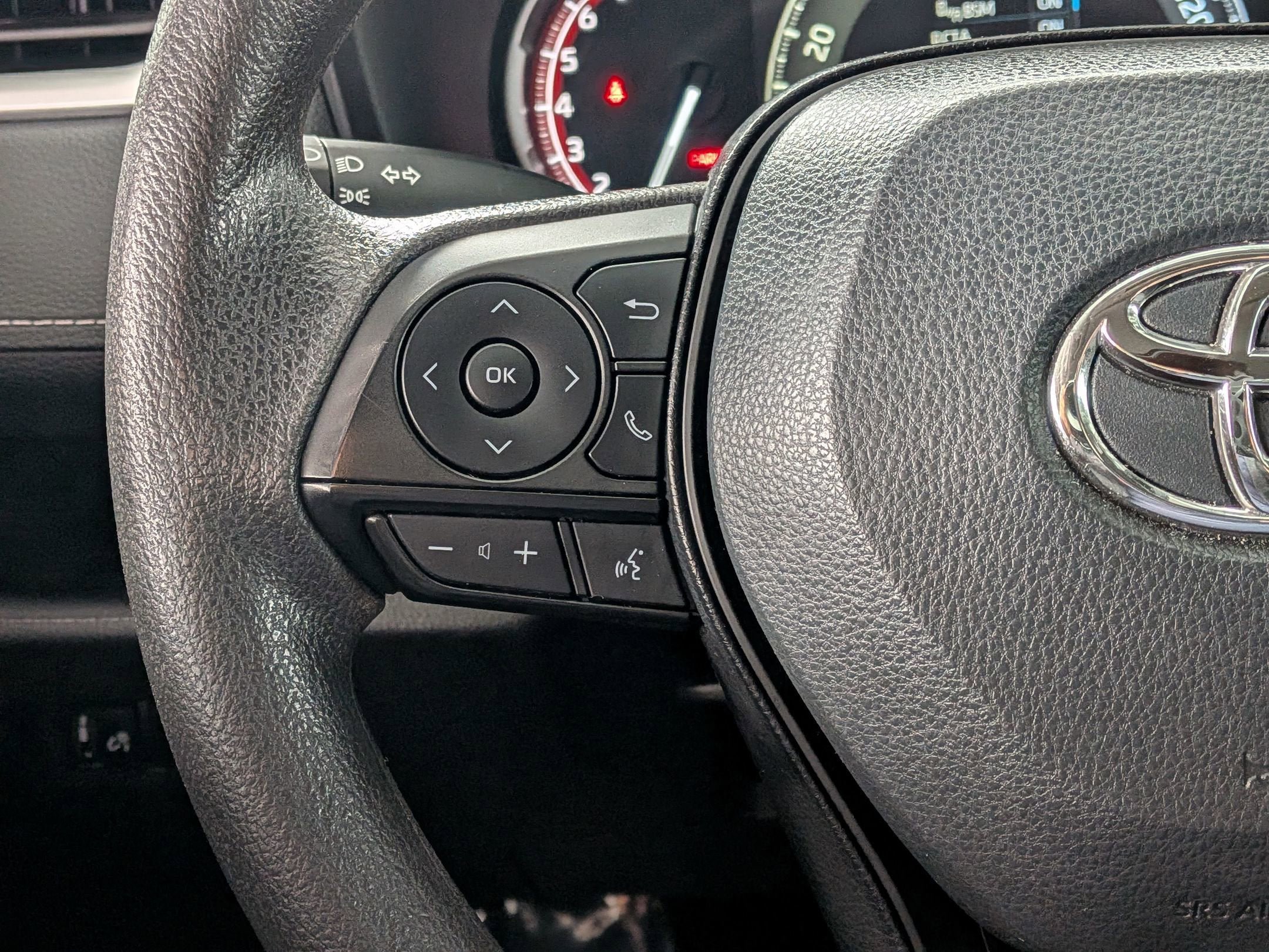 Certified 2025 Toyota RAV4 XLE FWD image 15